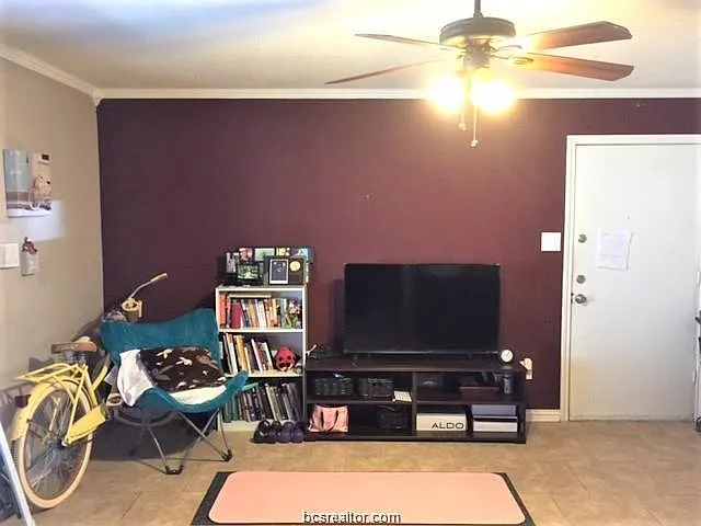 4400 Boyett St #B — Photo 3