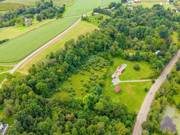 Ezzyk Rd, Berwick, PA 18603