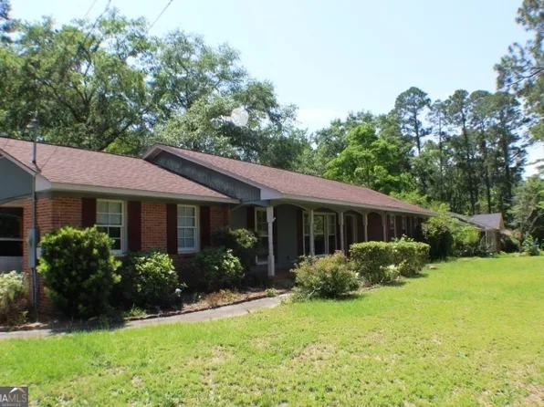 1806 Knox St, Dublin, GA 31021