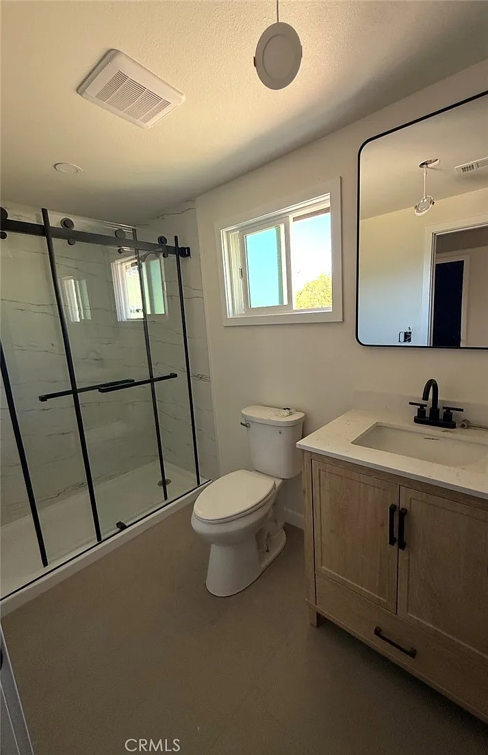 3 bed, 1350 sqft, $3,950 — Photo 3