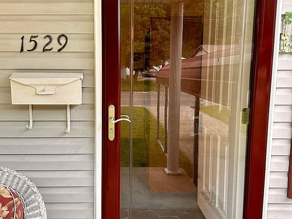 4th image of 1529 Lakeview Ave