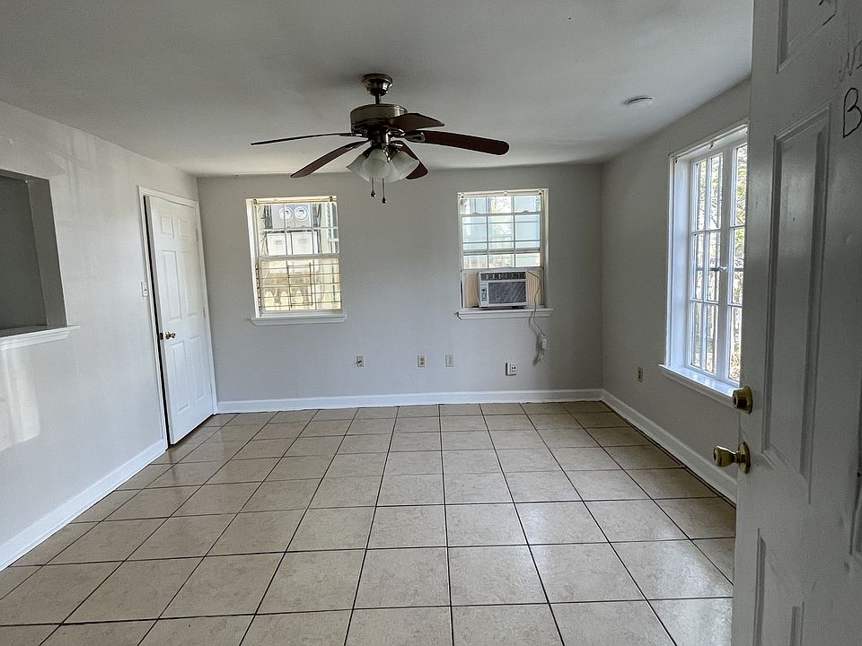 2nd image of 4000 Prytania St APT B