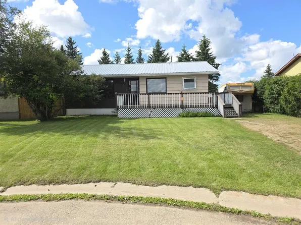 5402 E 53rd St, Berwyn, AB T0H 0E0