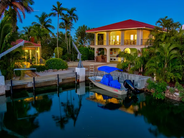 17177 Dolphin St W, Sugarloaf Key, FL 33042