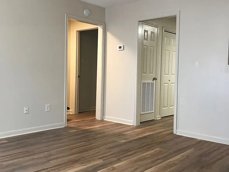 208 Cantal Dr — Photo 2