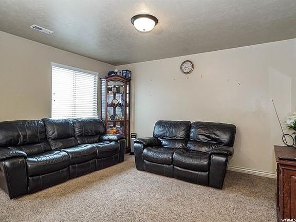 5th image of 305 W 1975 N