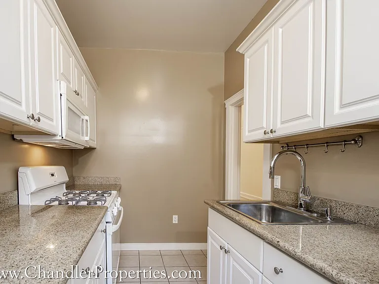 1250 Pine Street Apartments — Photo 7