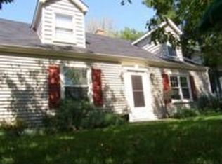 132 Newberry Ave, Libertyville, IL 60048