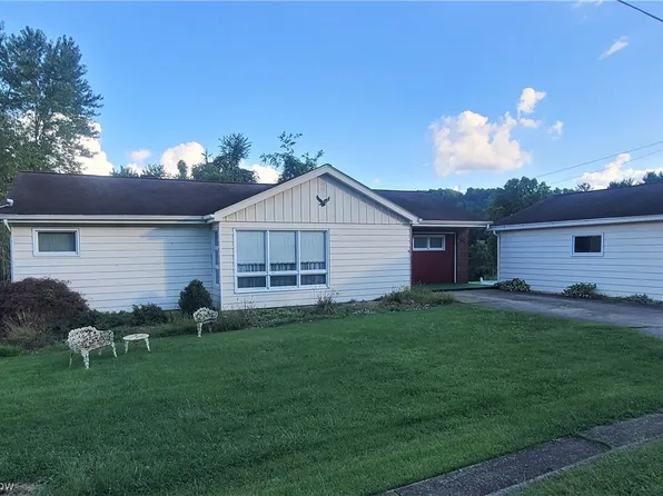 295 Adams Ln, Rayland, OH 43943