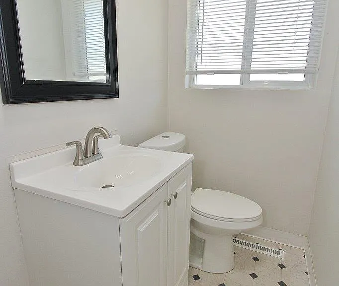4011 W Greenbrier Dr — Photo 17