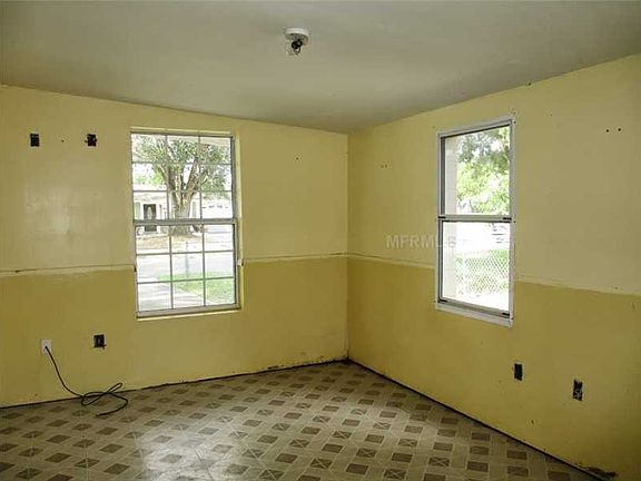3rd image of 6010 W Idlewild Ave