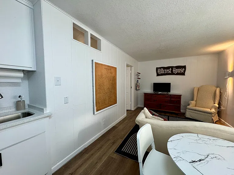 2401 Church St #1 — Photo 11