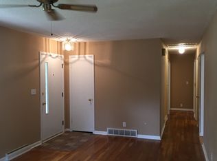 2715 Dosh Rd, Des Moines, IA 50310