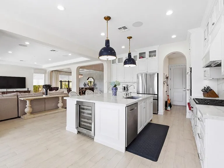 11415 Watercrest Cir E — Photo 8