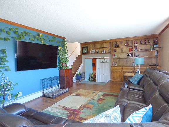 5th image of 860 Paiute Ln