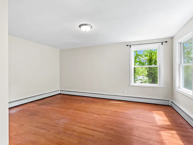 2355 Shepard Ave — Photo 5