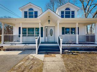 43 W End Ave, Shirley, NY 11967