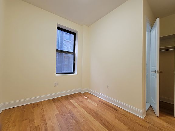 4th image of 3149 Broadway APT 14