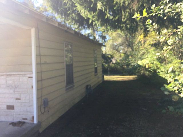 2nd image of 124 Missouri Ave