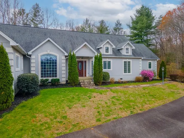 212 Crawford Ln, Franklin, NC 28734