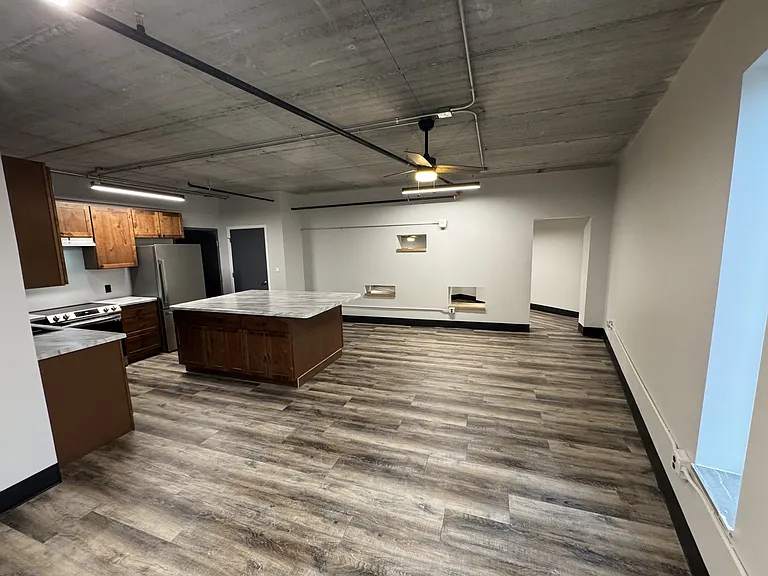 217 S Badger Ave — Photo 4