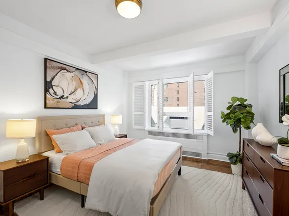 20 East 35th Street image 7 of 10