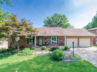 111 Sundown Dr, Wood River, IL 62095