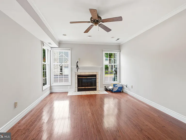 7 Walton Ct — Photo 8