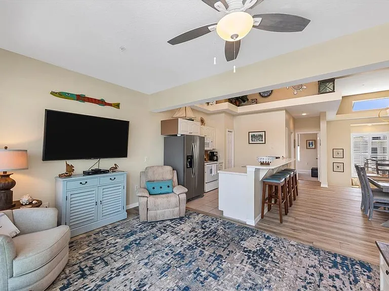 8272 Harborside Cir — Photo 14