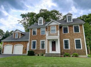 3 Hunt Dr, Barrington, RI 02806