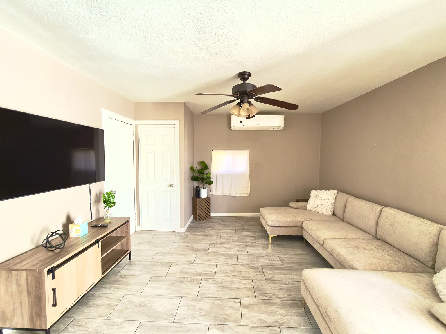 2 bed, 1000 sqft, $1,650 — Photo 1