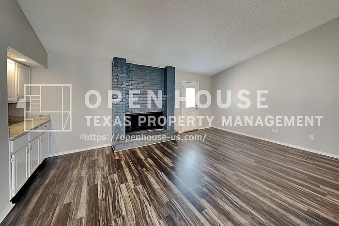 820 Whitehall Dr — Photo 3