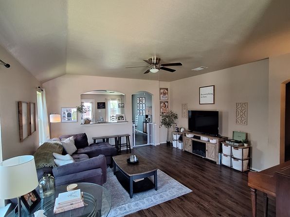 1809 Prairie View Dr