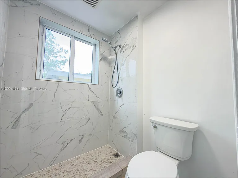 410 Pinecrest Dr — Photo 19