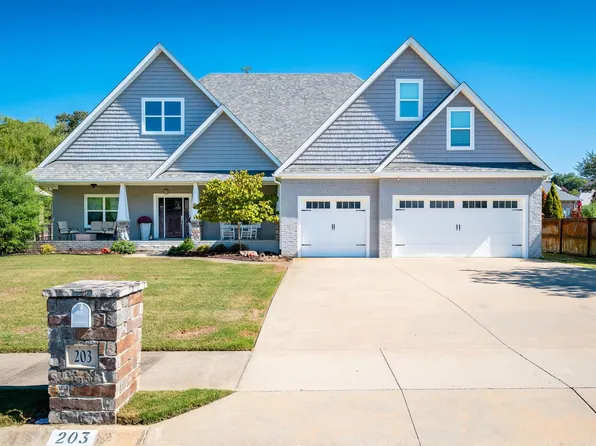 203 Seminole Ln, Maumelle, AR 72113