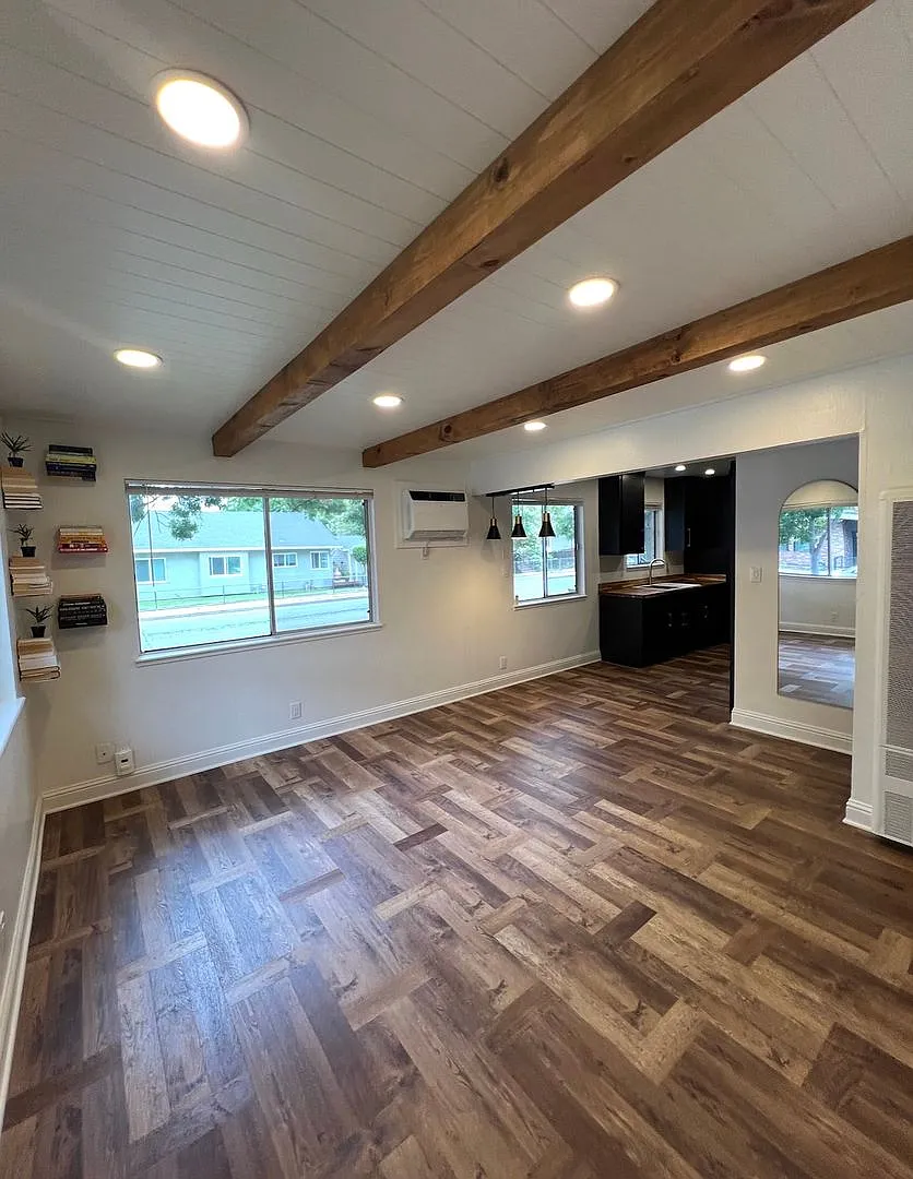 2 bed, 850 sqft, $2,350 — Photo 4
