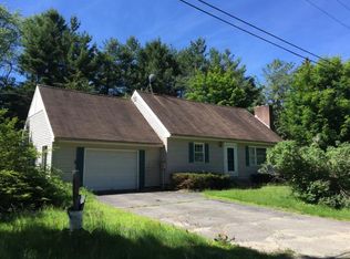 75 Meadow Ln, Derby Line, VT 05830