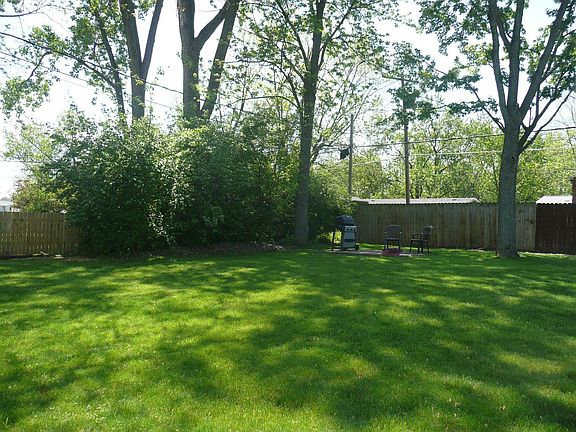 4th image of 49 Richards Dr