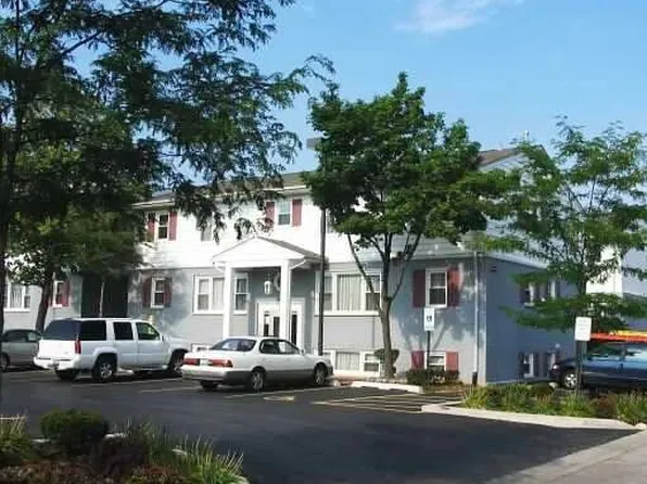 9444 Kelvin Ln APT 3211, Schiller Park, IL 60176