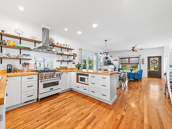 29th image of this home