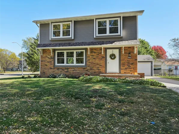 539 Village Ct, Altoona, IA 50009