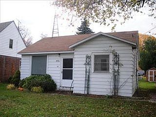 2nd image of 490 2nd St
