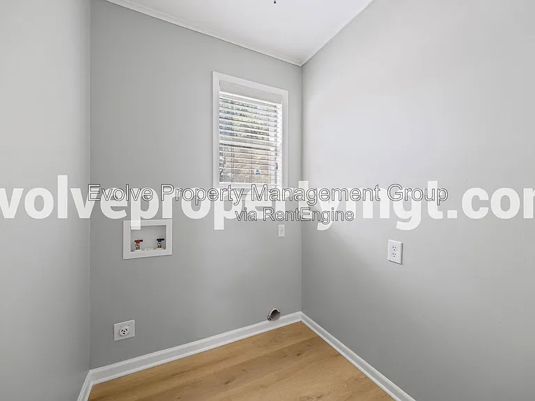995 Avon Rd — Photo 13