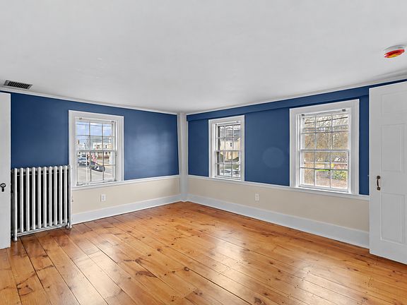 4th image of 80 Lafayette Rd #2
