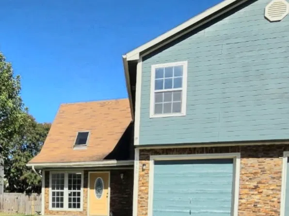 1860 Kingbird Ln, Liberty, MO 64068