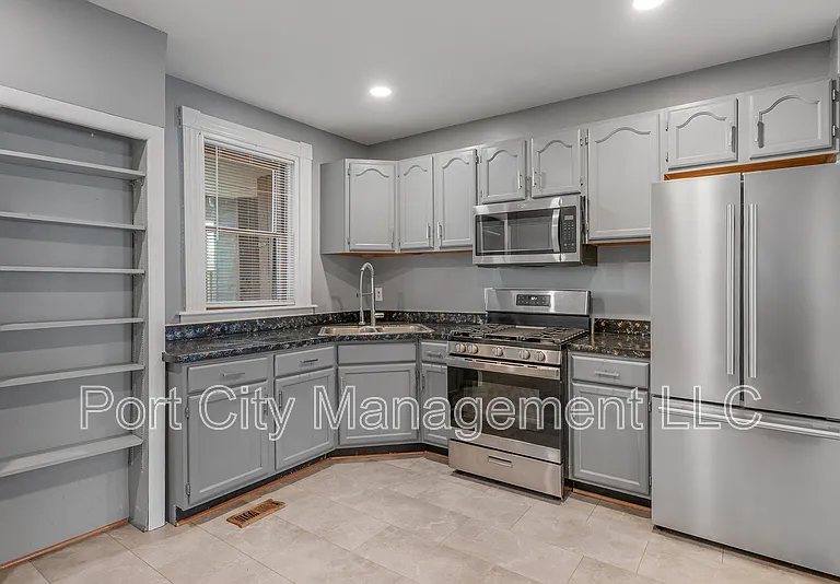 1465 Stevenson St — Photo 8