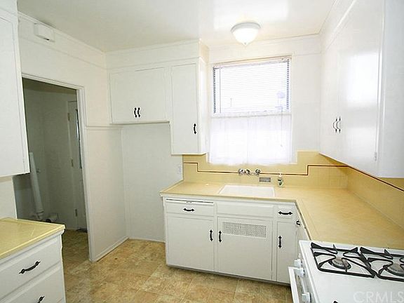 5th image of 734 E Cedar Ave