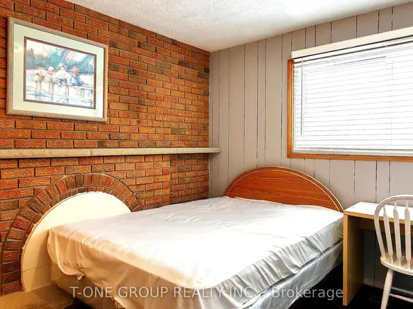 213 Risebrough Circuit, Markham, ON L3R 3J1