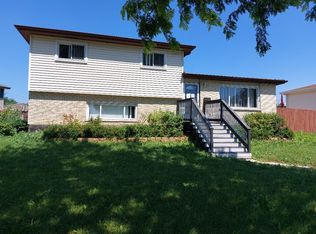 374 W Park Ave, Addison, IL 60101