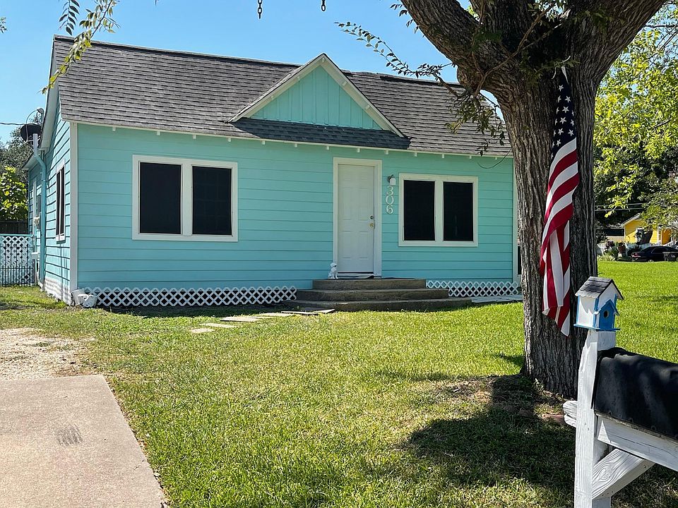 front yard and driveway